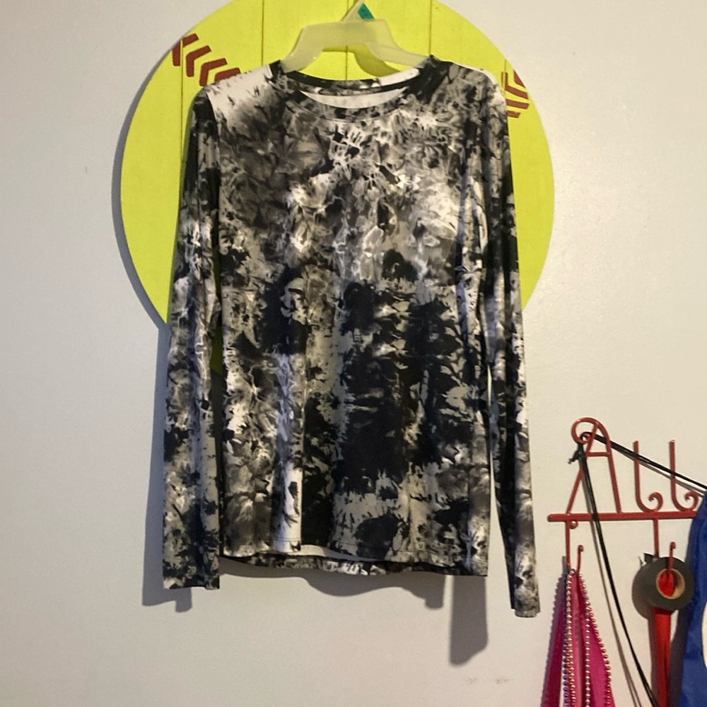Under Armour, long sleeve shirt